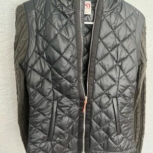 Kari Traa Black Quilted Vest with Insulation and Zipper